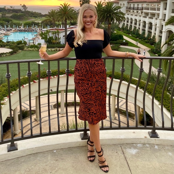 Meet your Posher, Hilary - Picture 1 of 1